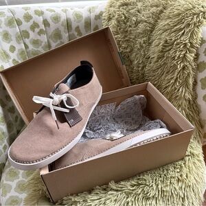 Clarks Tan Boat Shoes- NEVER WORN BRAND NEW IN THE BOX
